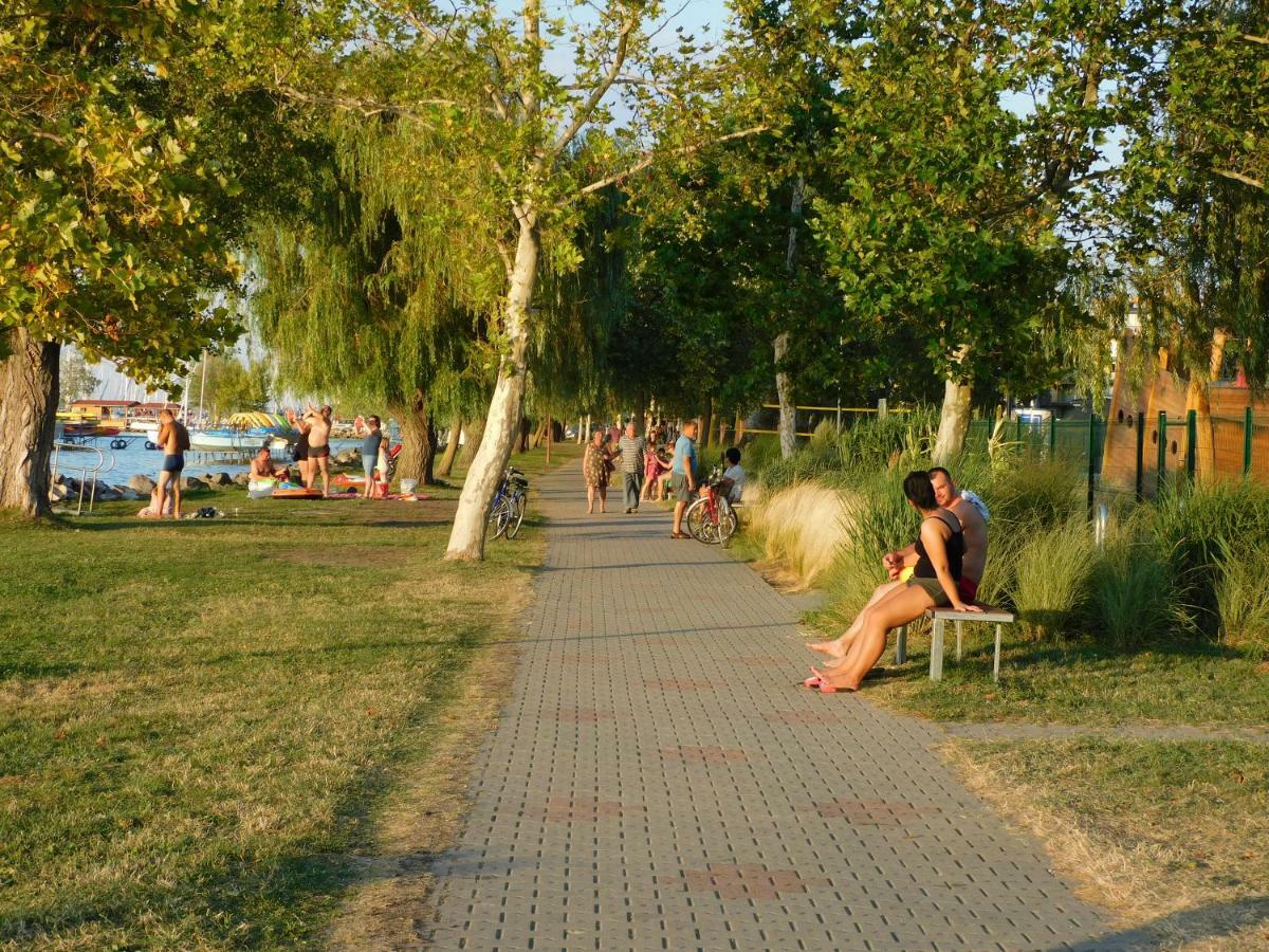K&K Apartment Шіофок Екстер'єр фото